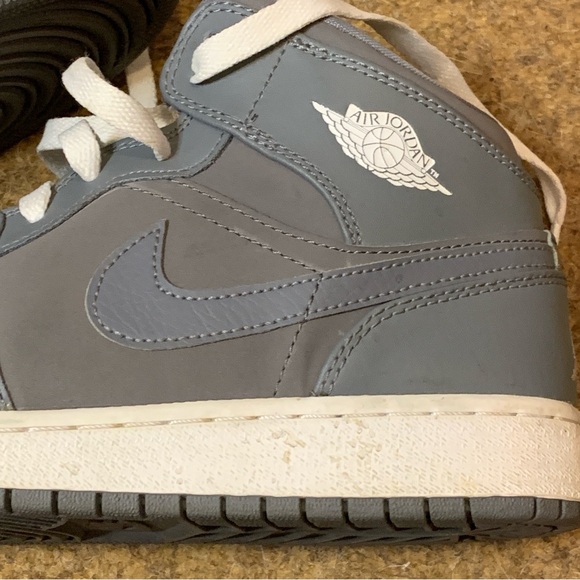 Nike Air Air Jordan 1 Retro Mid Jordans Shade Cool Grey Size 6.5 Y - Picture 10 of 15